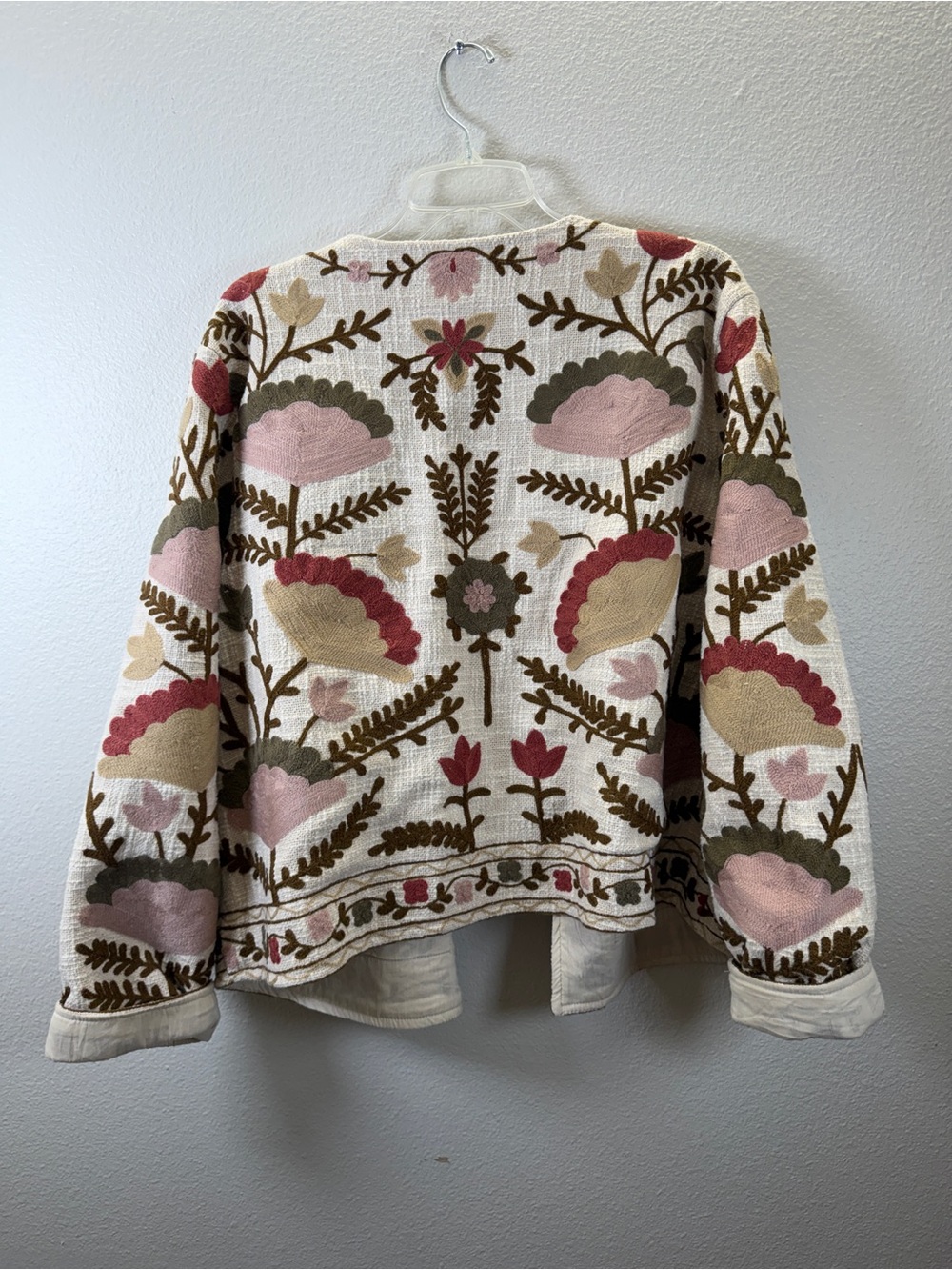 CHARLIE B Cream Embroidered Floral Collarless Jacket - Picture 5 of 10